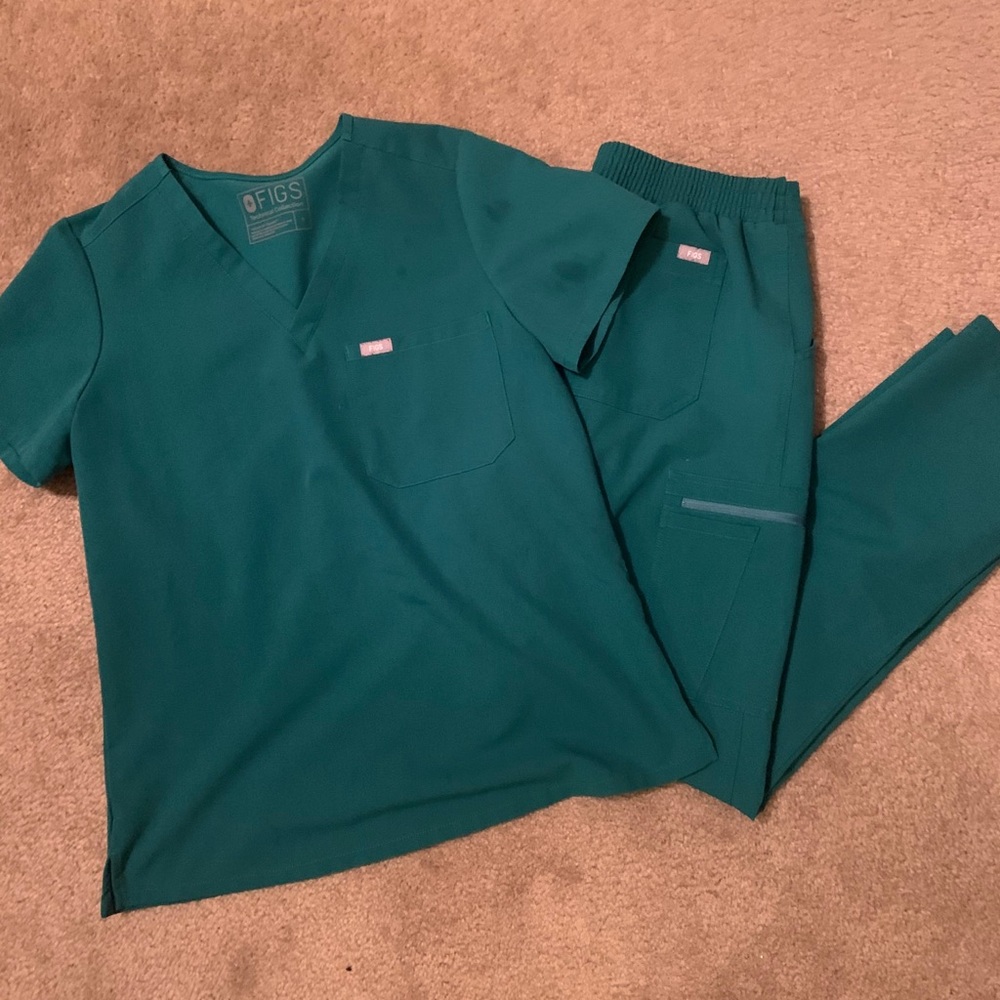 Hunter Green Figs Scrubs